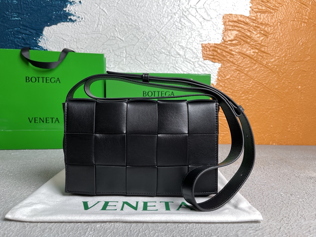 [True-to-ORIGINAL] B0tt*ga Ven*ta Cassette Black For Women 9.1in/23cm 578004VMAY11229