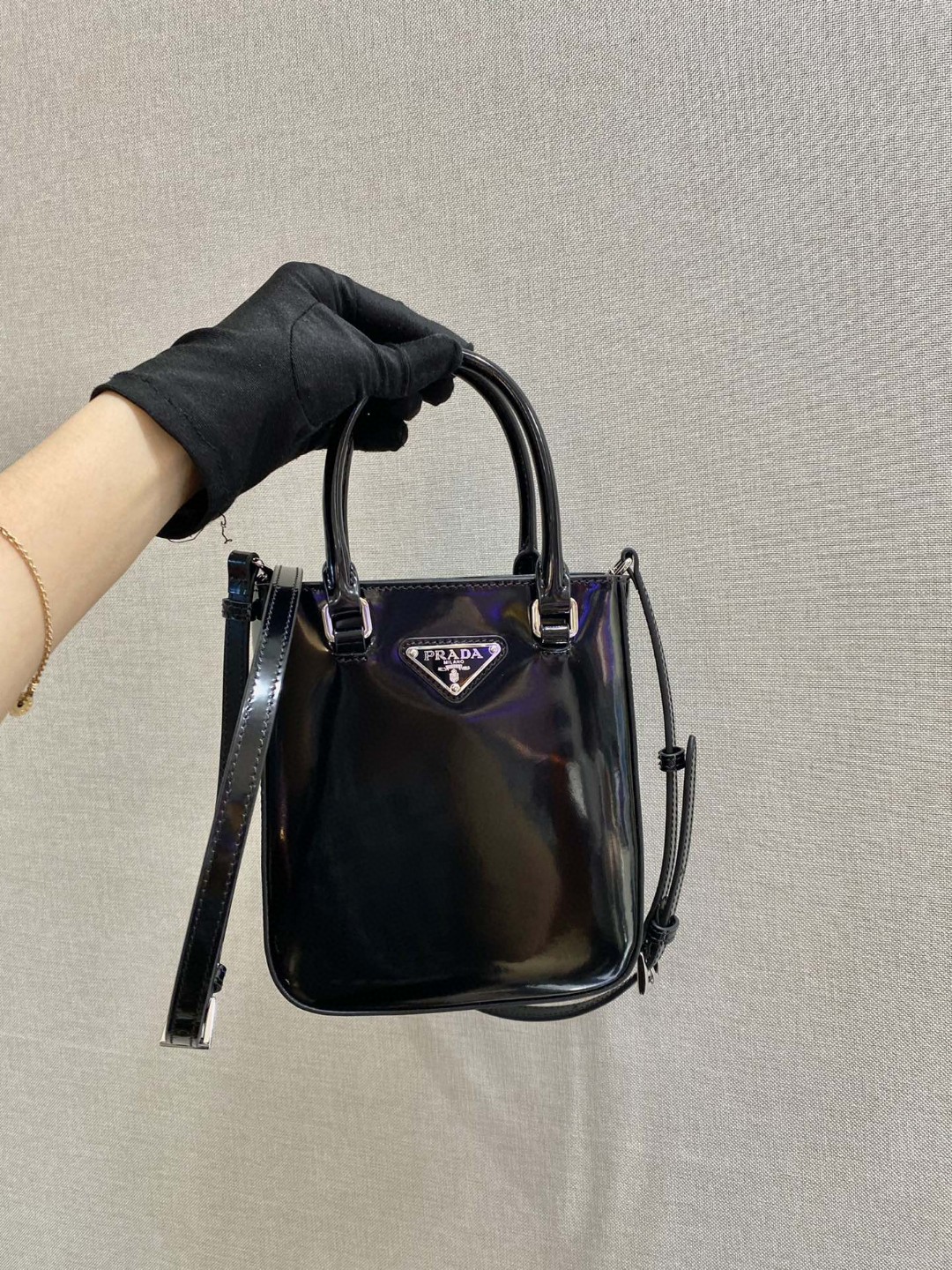 Pra*a Small Brushed Tote Black For Women, Women’s Bags 6.9in/18cm 1BA331_ZO6_F0002_V_OOO