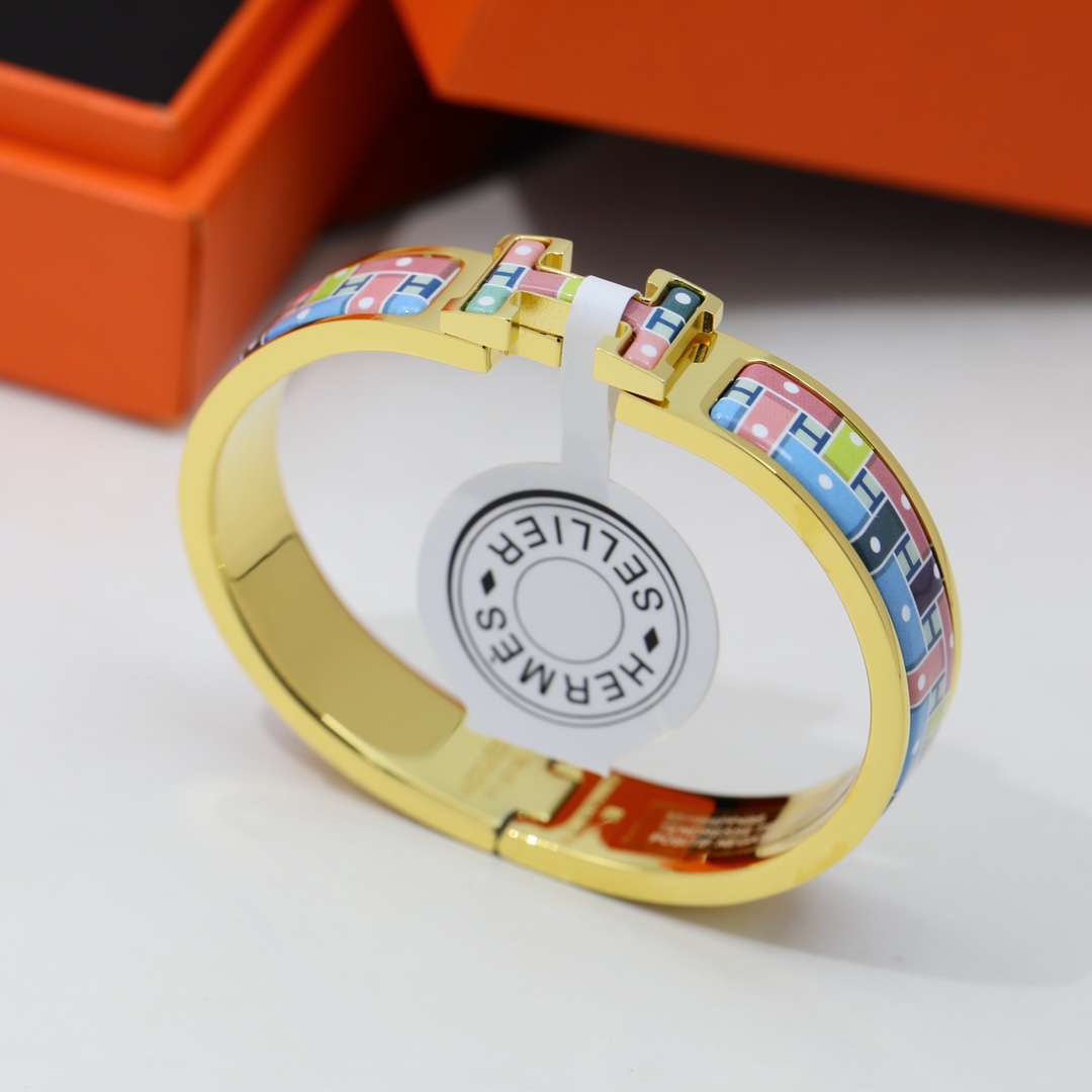 H**me5 Bracelet