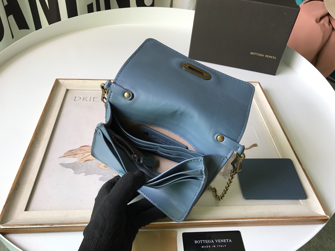 B0tt*ga Ven*ta Crossbody Blue, For Women, Women’s Bags 6.9in/17.5cm