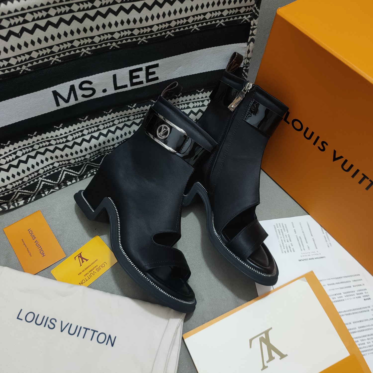 L0vis Vvtt0n Women’s Moonlight Ankle Boots Black For Women LV 1AA0H5