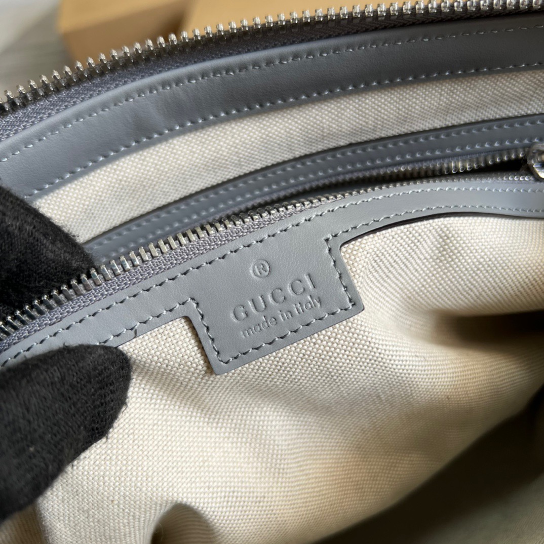 Gvc*1 GG Embossed Medium Messenger Bag Grey GG Embossed For Men 12in/31cm GG