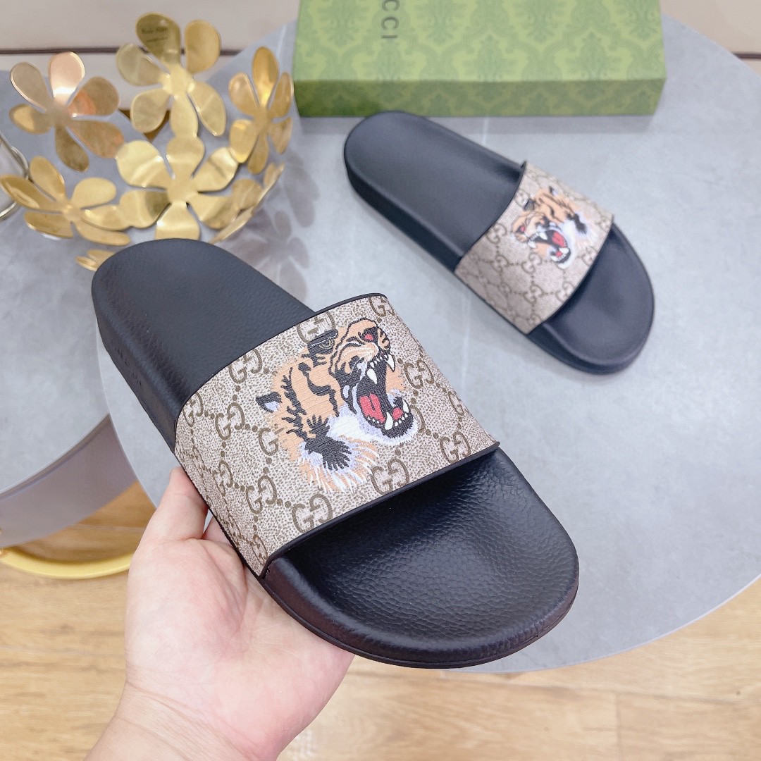 Gvc*1 Men’s Gvc*1 Svp*me Slides With Tiger Black And Gray For Men 408508