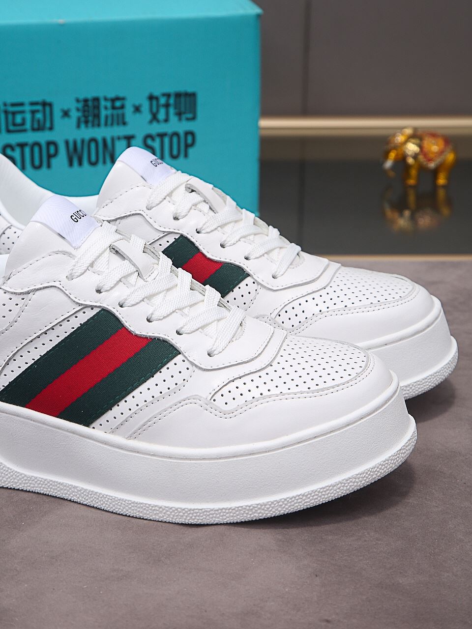 Gvc*1 Men’s Sneaker With Web White For Men 669698 UPG10 9060