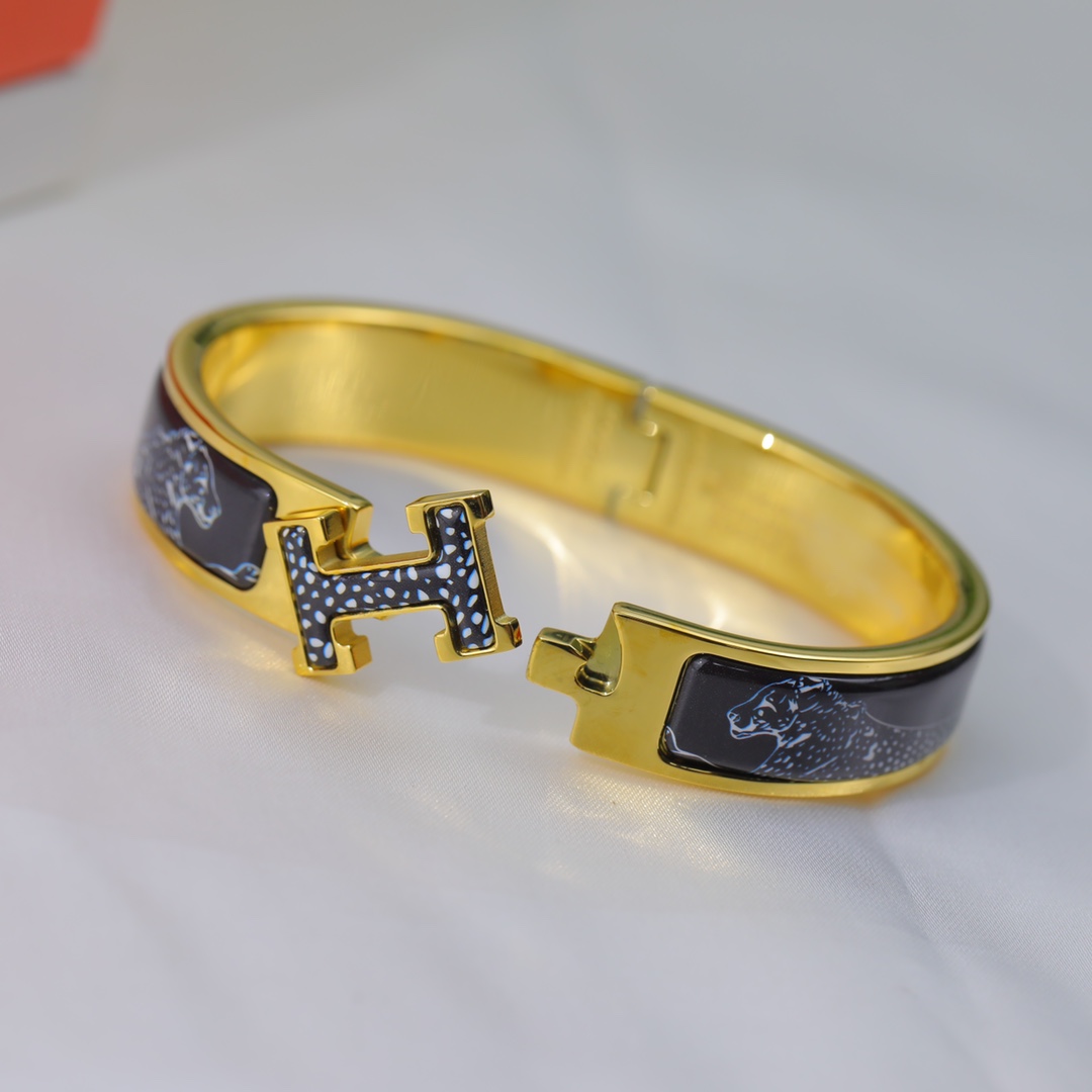 H**me5 Bracelet