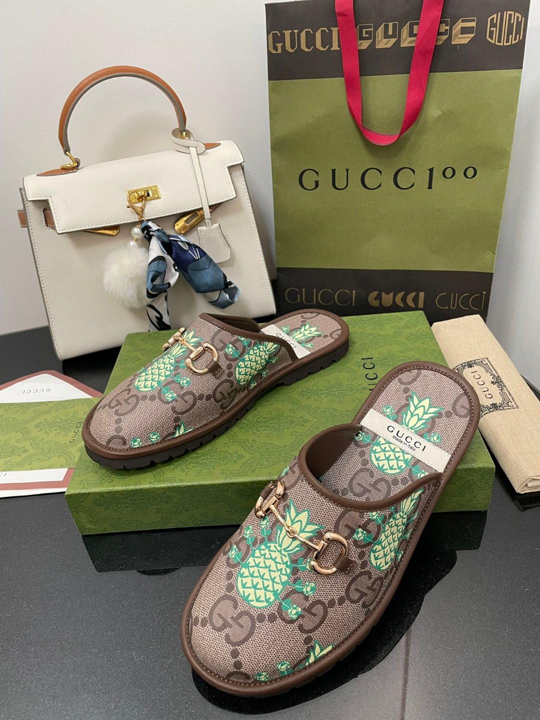 Gvc*1 Men’s GG Slipper With Horsebit Brown in Pineapple Print For Men GG Shoes 694249