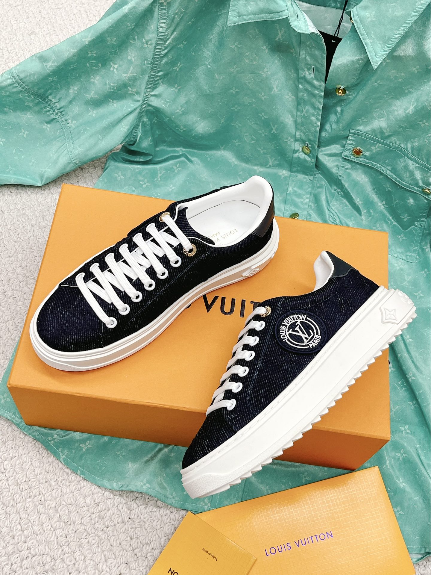 L0vis Vvtt0n Women’s Time Out Sneaker Blue For Women LV 1AADMG