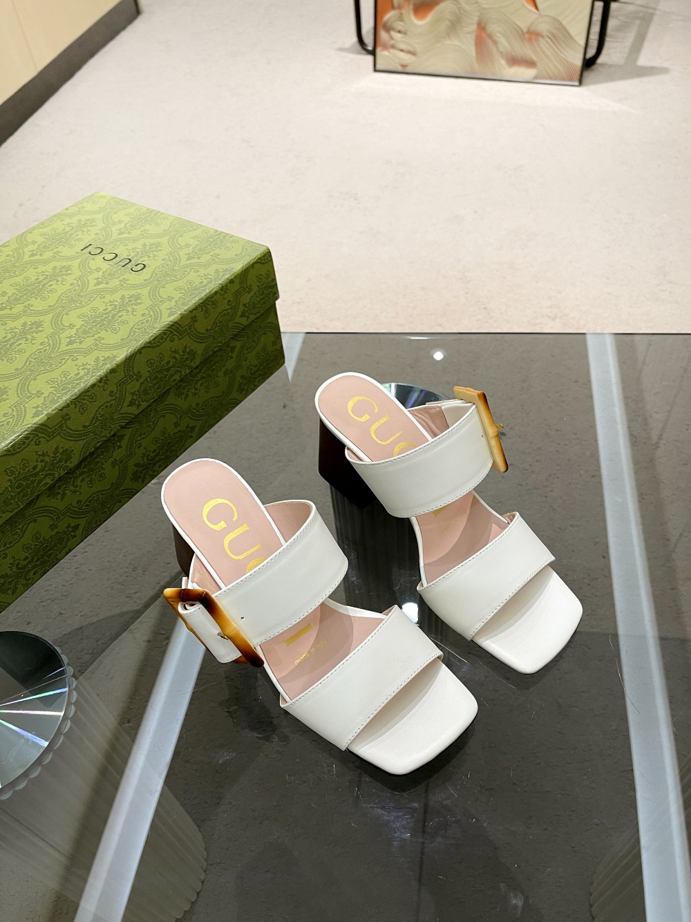 Gvc*1 Women’s Sandal With Bamboo Buckle White For Women GG‎ 674821 C9D00 9022