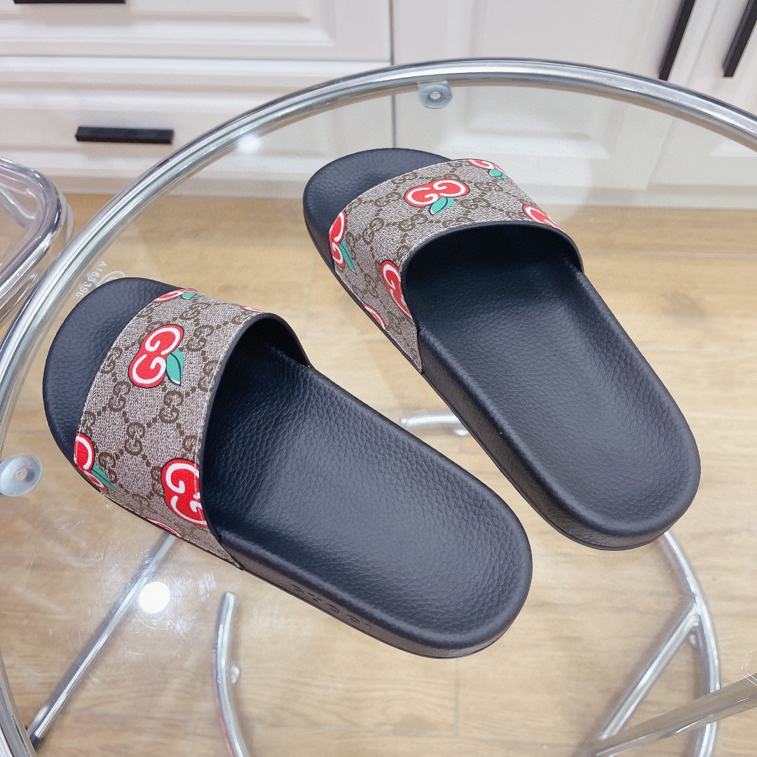 Gvc*1 Women’s Slide Sandal With GG Apple Black For Women 407345