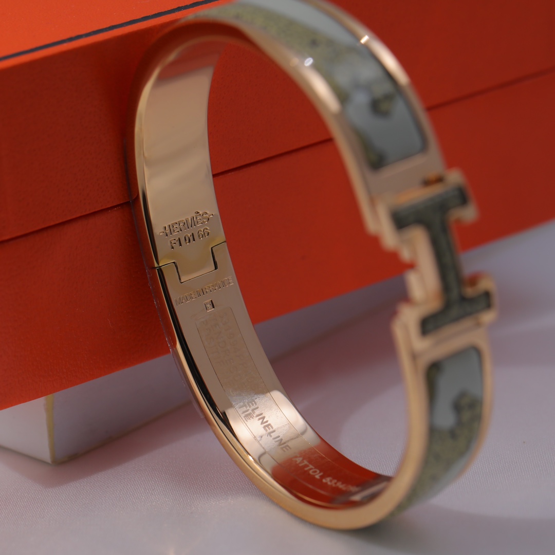 H**me5 Bracelet