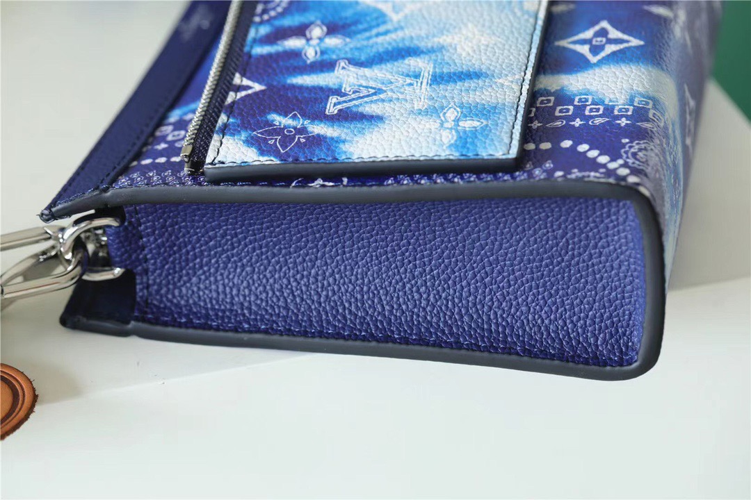 L0vis Vvtt0n Gaston Wearable Wallet Monogram Blue For Men, Men’s Bags, Shoulder And Crossbody Bags 8.7in/22cm LV M81431