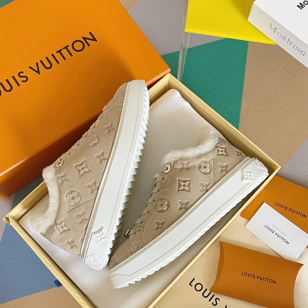 L0vis Vvtt0n Women’s Time Out Sneaker Beige For Women LV