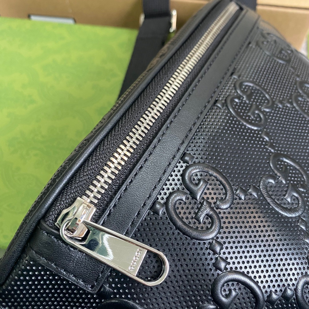 Gvc*1 GG Embossed Belt Bag Black GG Embossed For Men  9.1in/23cm GG 658582 1W3CN 1000