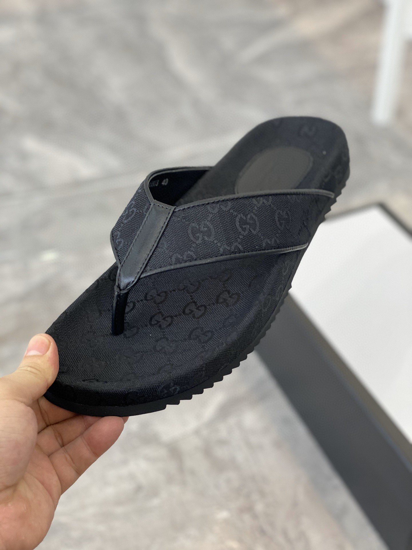 Gvc*1 Men’s GG T-Strap Slide Sandals Black For Men 429362