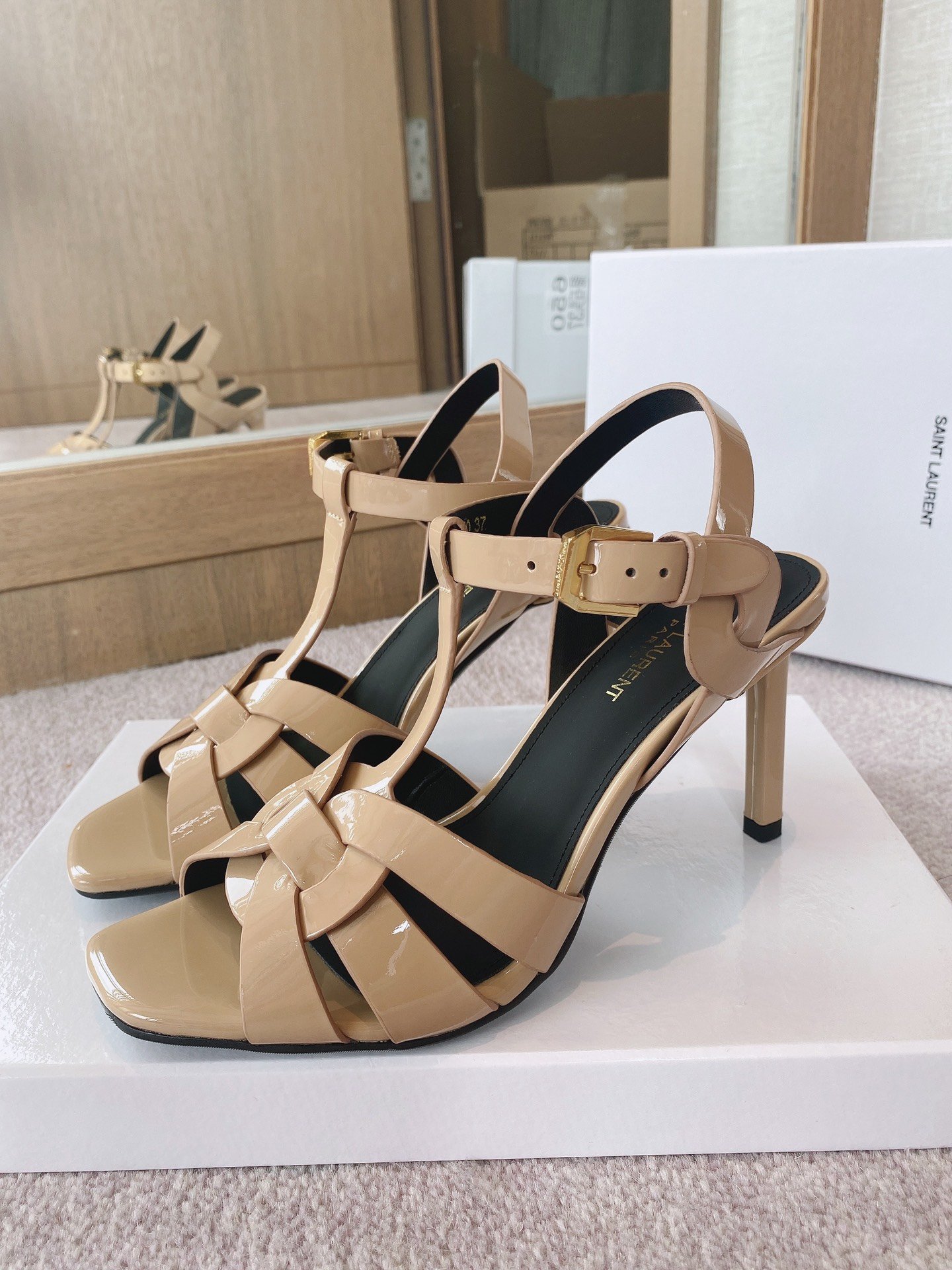 Sa1nt Lau*nt Women’s Tribute Sandals Beige For Women Y51