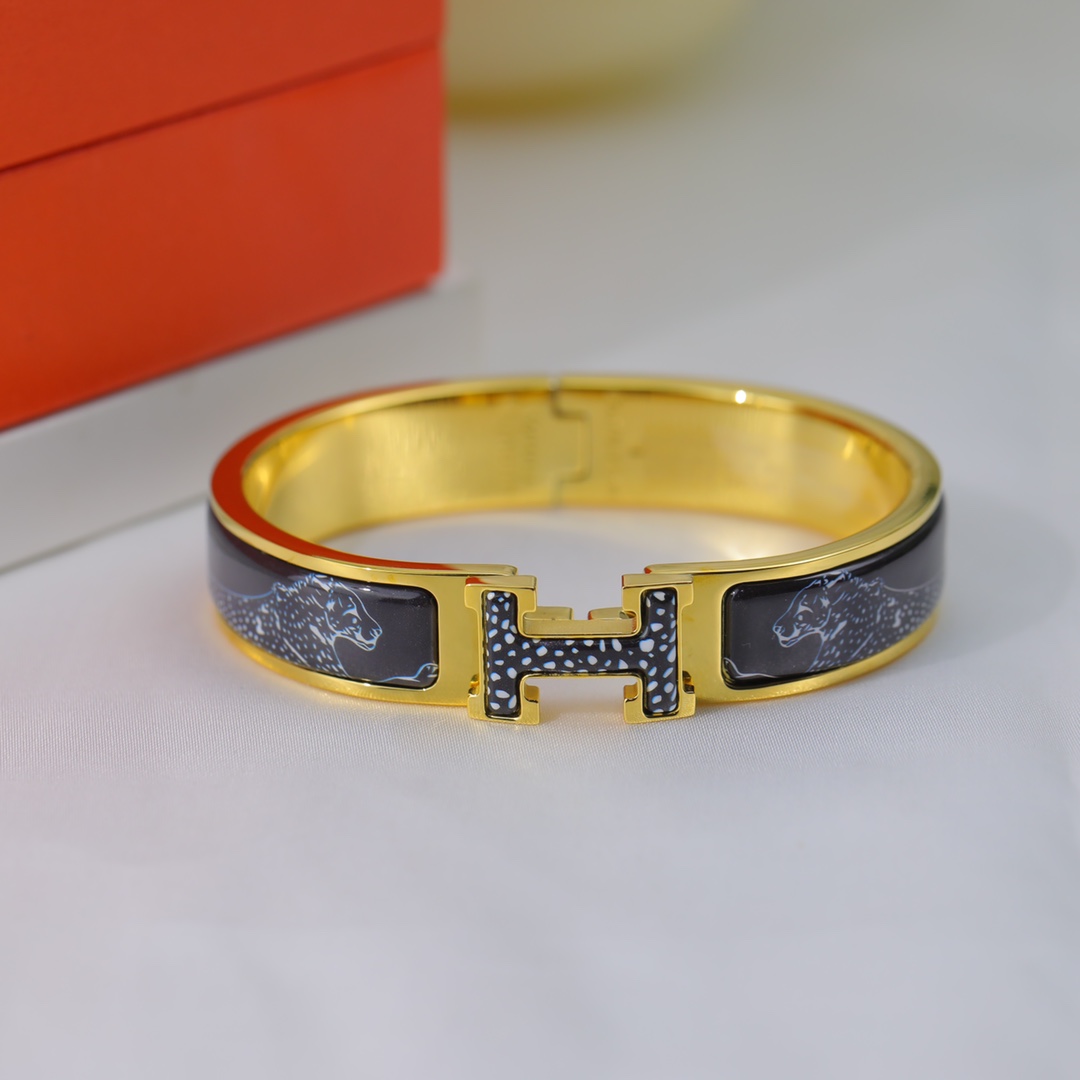 H**me5 Bracelet