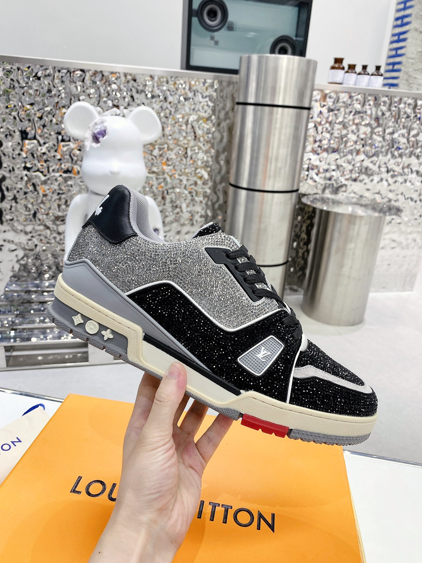 L0vis Vvtt0n Women’s LV Trainers Black For Women LV
