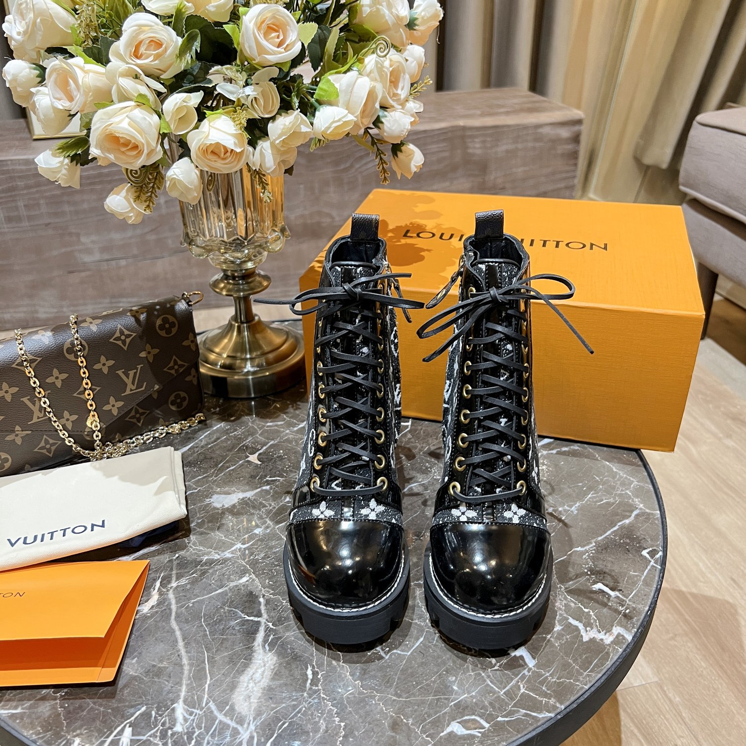 L0vis Vvtt0n Women’s Star Trail Ankle Boots Black For Women LV