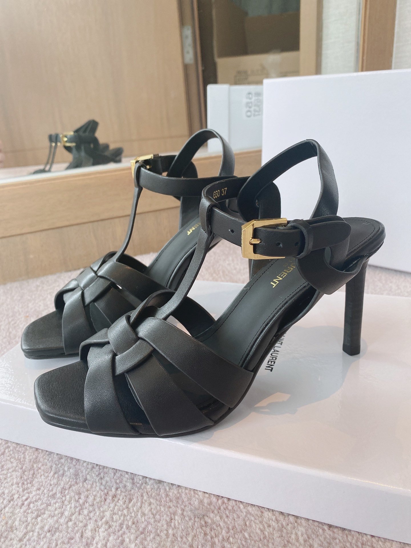 Sa1nt Lau*nt Women’s Tribute Sandals Black For Women Y51 620673dwe001000