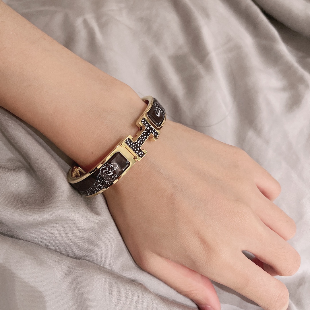 H**me5 Bracelet