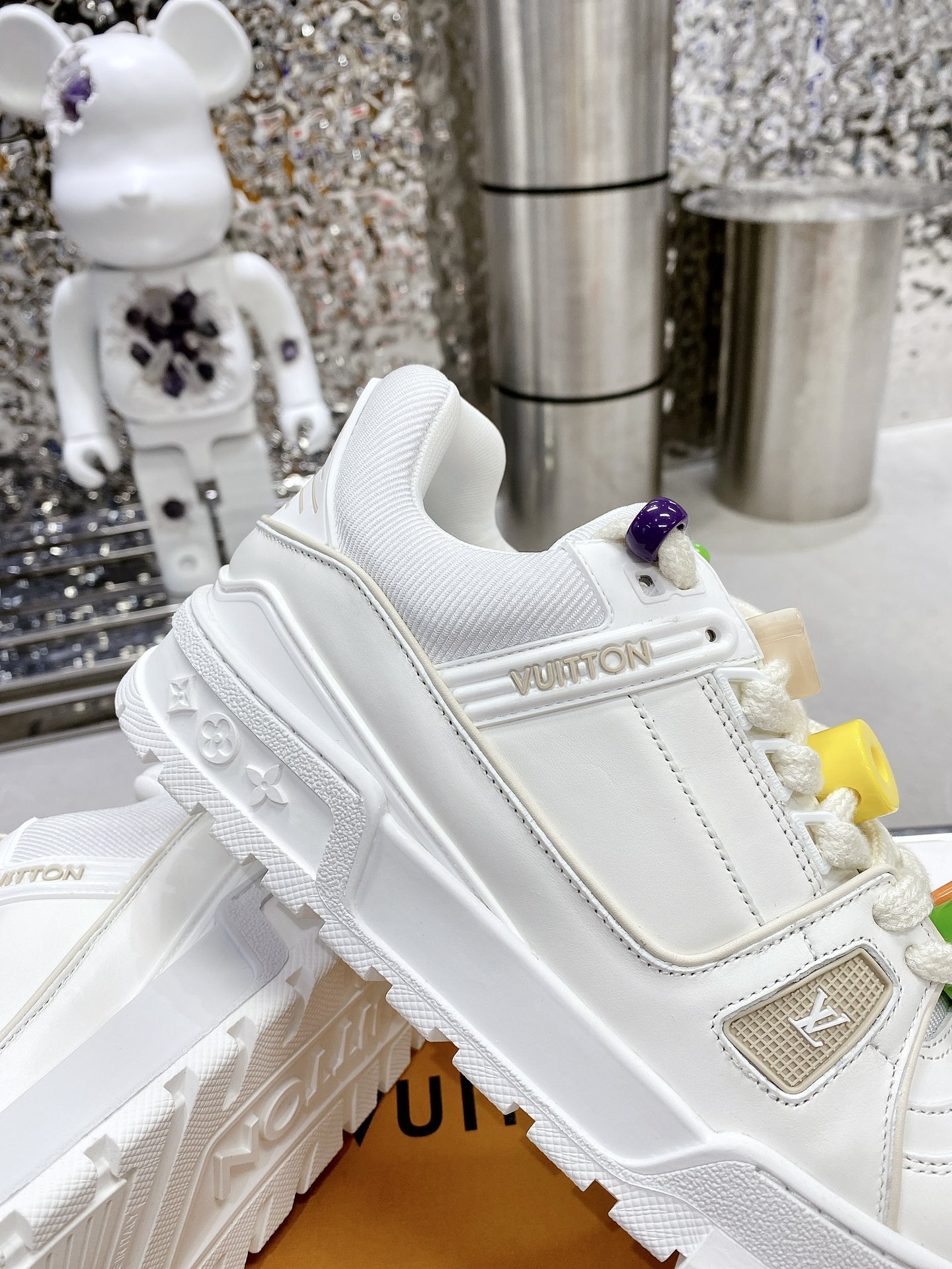 L0vis Vvtt0n LV Trainer Sneaker White For Men LV