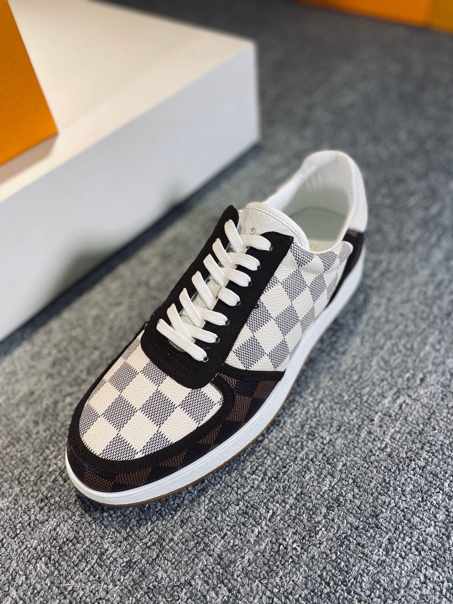 L0vis Vvtt0n Rivoli Sneaker Gray And Brown For Men LV