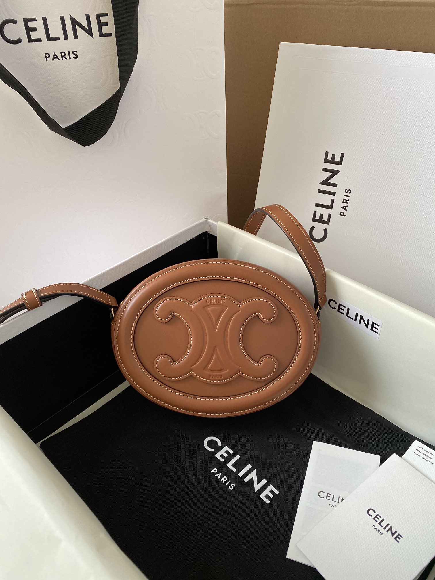 Ce1i*e Crossbody Oval Purse Cuir Triomphe Brown For Women 6in/16cm 10I703DPQ.04LU