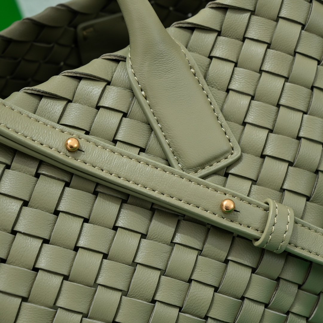 B0tt*ga Ven*ta Mini Cabat Green, For Women, Women’s Bags 7.9in/20cm