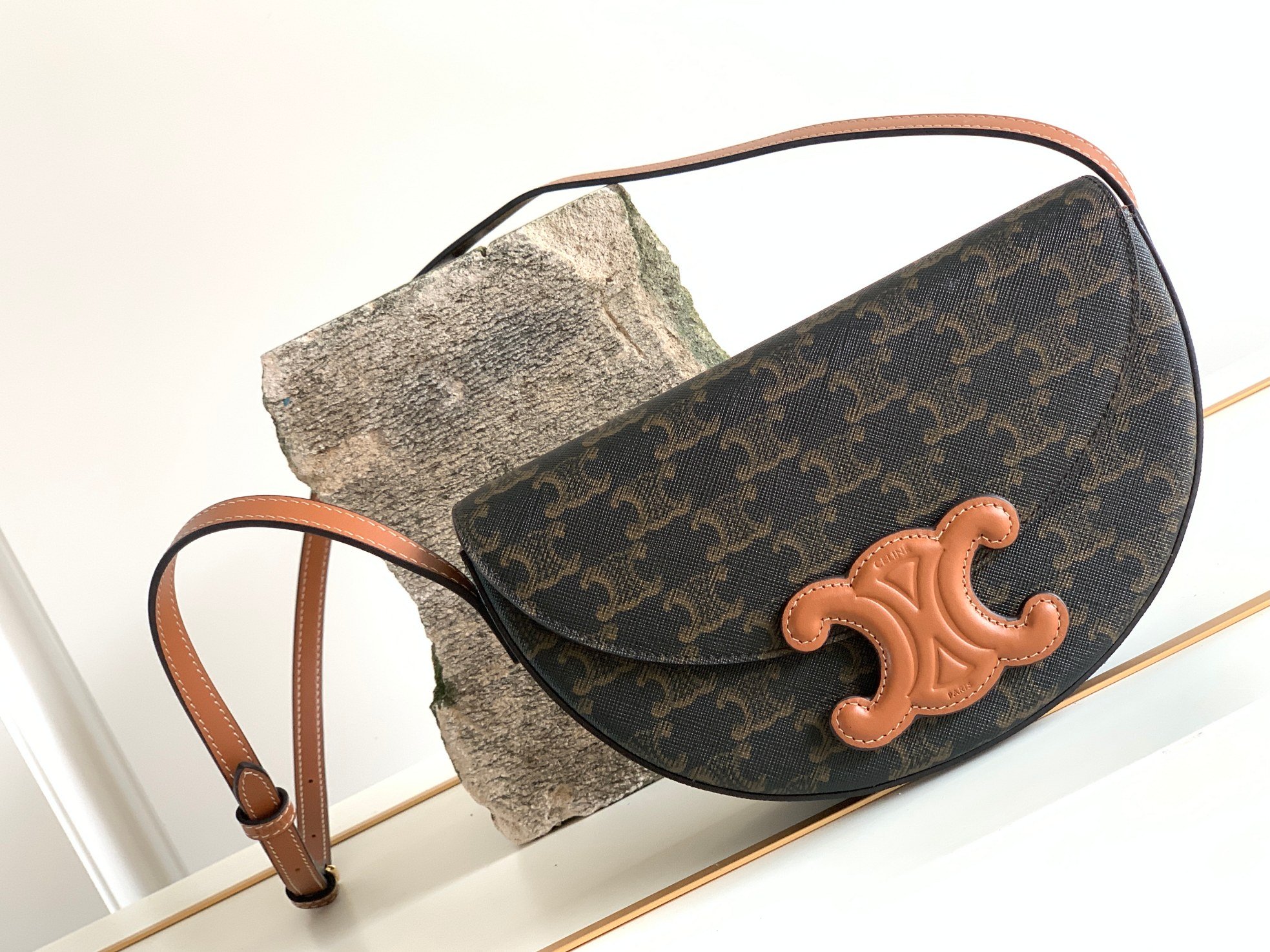 Ce1i*e Besace In Triomphe Canvas Bag Brown For Women 9in/23cm